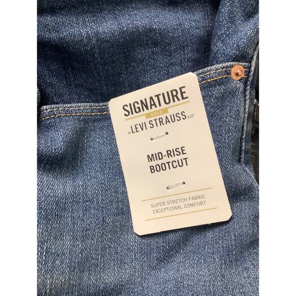 Signature Levi Strauss Gold Label Womens Mid Rise Bootcut Jeans Sz 28M W39 L32 - Picture 3 of 8